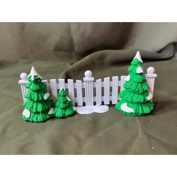 Dept 56 "Frosty Tree-Lined Picket Fence" Original Snow Village #5207.8 w/Box - Picture 1 of 4